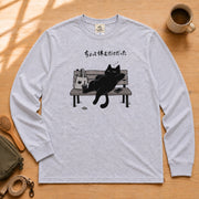 Cat on Park Bench | ちょっと休むだけだった 黒猫 長袖Tシャツ | フロントのみプリント