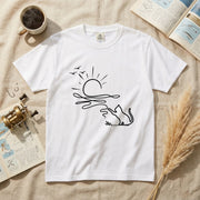 猫と毛糸の夕日 Line Art Tシャツ | 猫好き・おしゃれ・ナチュラルに人気