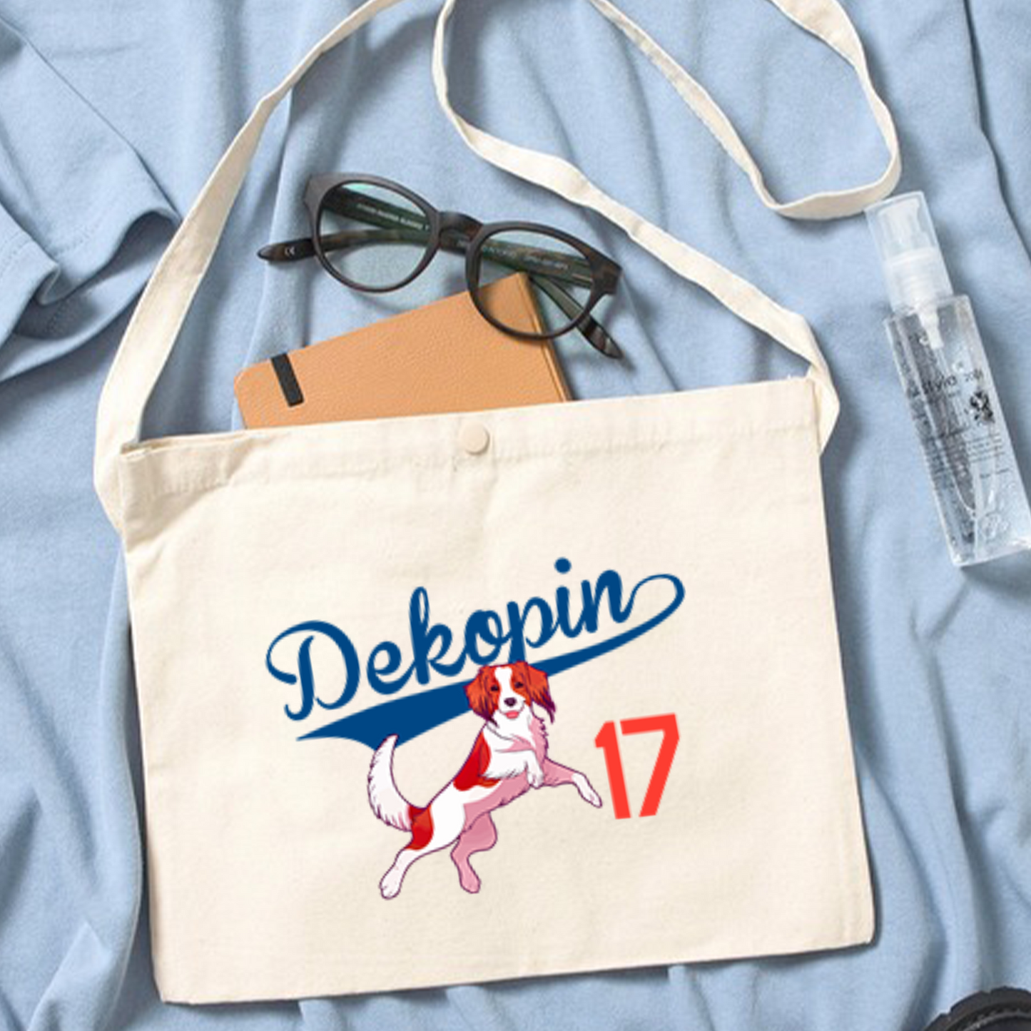 レギュラー キャンバス サコッシュ デコピン いぬ コーイケルホンディエ Dekopin.