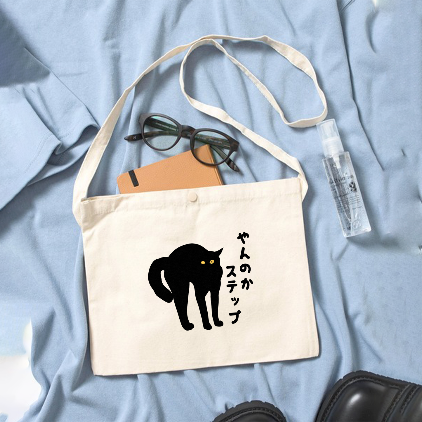 猫イラスト レギュラー キャンバス サコッシュ やんのかステップ