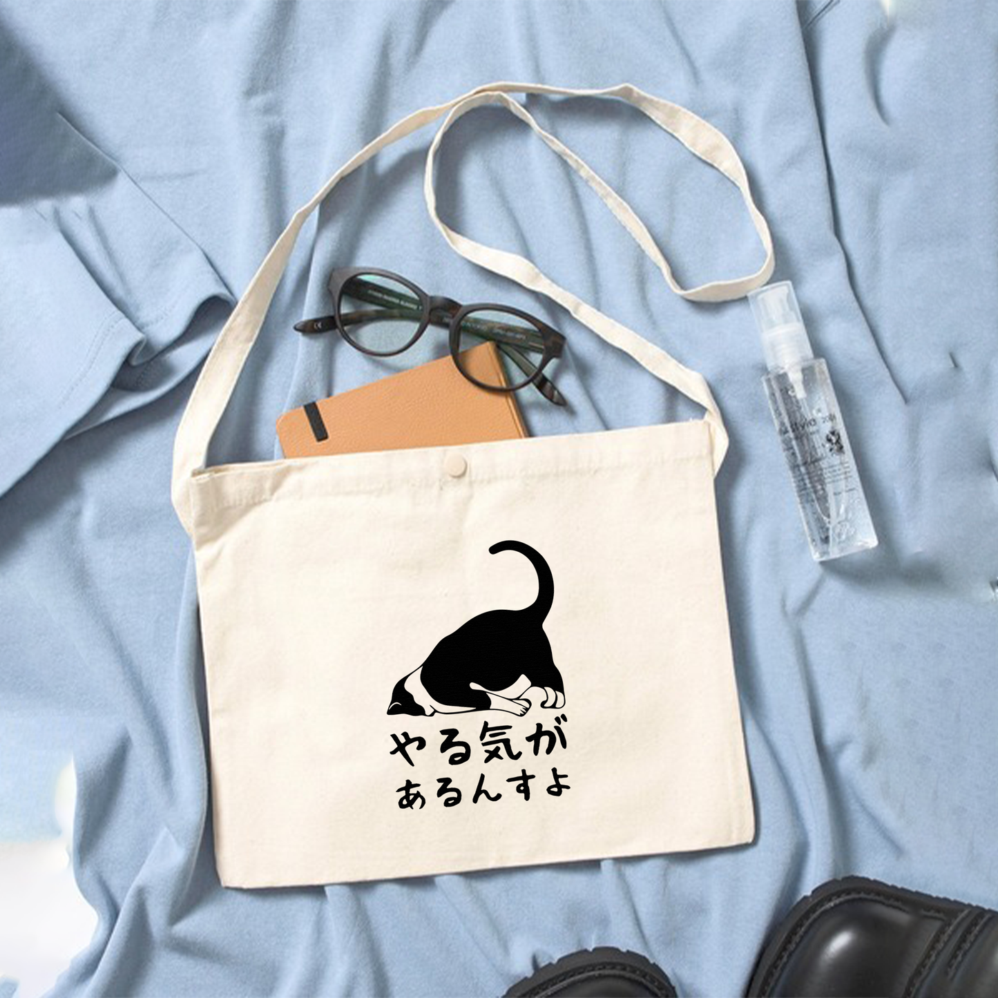 猫イラスト レギュラー キャンバス サコッシュ ハチワレ猫 やる気があるんすよ