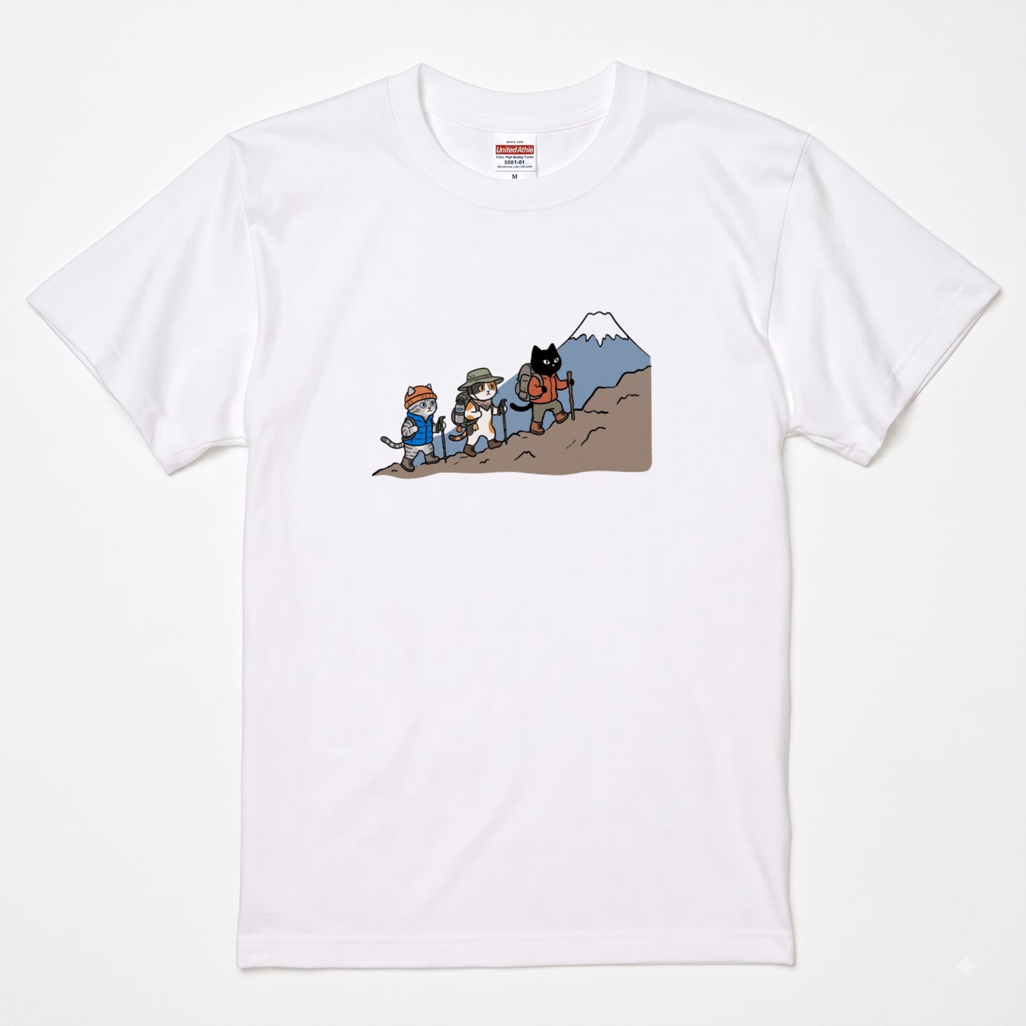 HIKING CATS | 手描き風 登山 猫 富士山グラフィック レジャー カジュアル Tシャツ【猫雑貨・山登りウェア・普段着・ユニセックス・ギフトに最適】