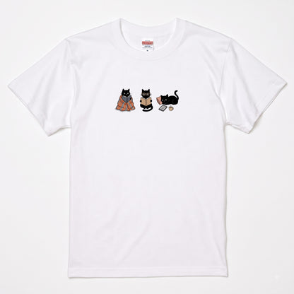 読書する黒猫たち Tシャツ