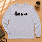Cozy Reading Black Cat 4 読書を楽しむ黒猫デザイン | 長袖Tシャツ | フロントのみプリント
