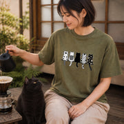 Cats from Behind | 猫たちの後ろ姿 かわいい 猫 Tシャツ | フロントのみプリント