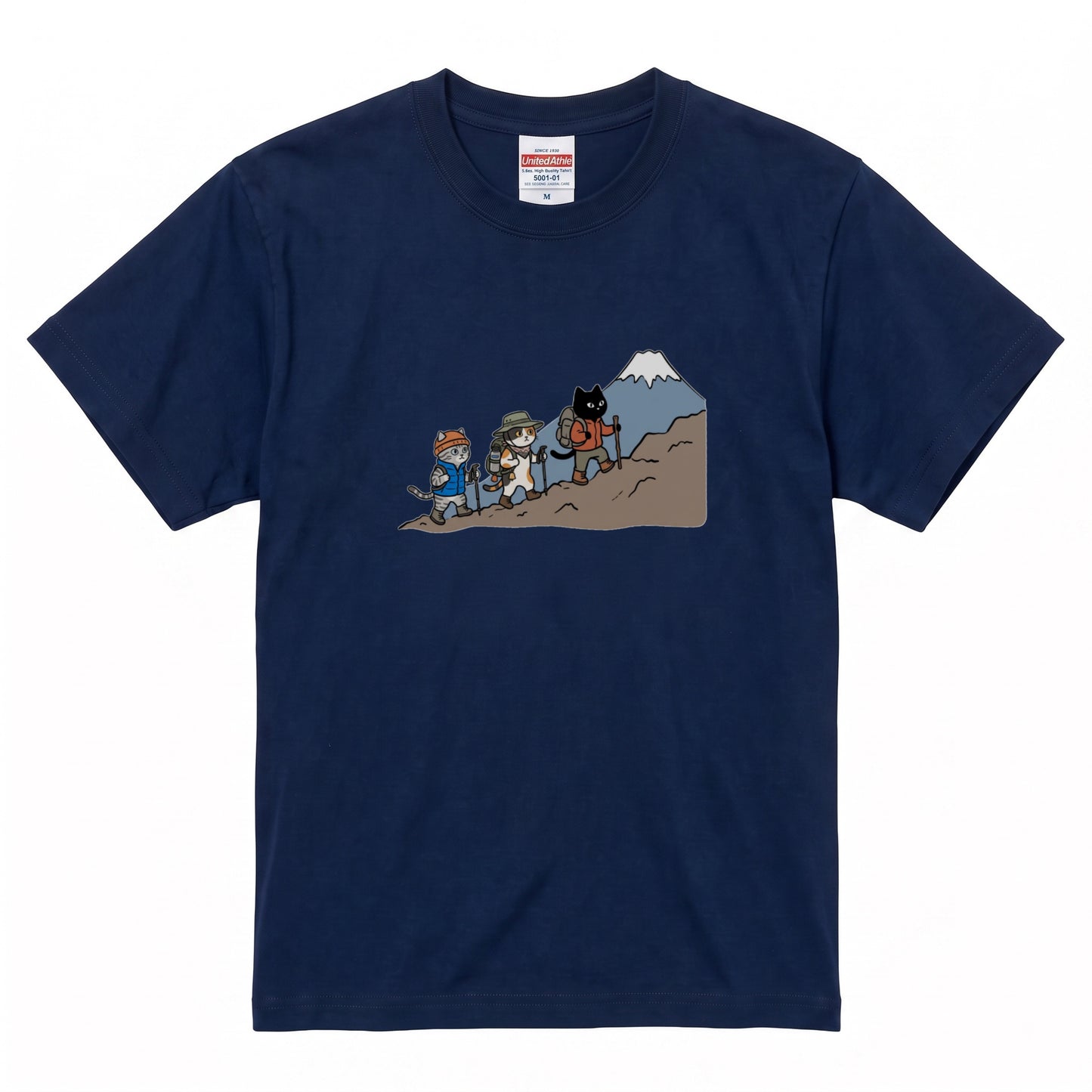 HIKING CATS | 手描き風 登山 猫 富士山グラフィック レジャー カジュアル Tシャツ【猫雑貨・山登りウェア・普段着・ユニセックス・ギフトに最適】