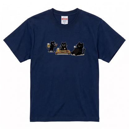 BEER CATS | 手描き風 黒猫 ビールパーティー 乾杯 グラフィック 癒やし系 Tシャツ【猫雑貨・ルームウェア・普段着・宴会着・ユニセックス・ギフトに最適】
