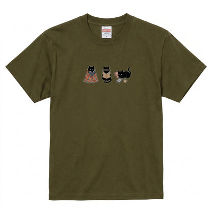 読書する黒猫たち Tシャツ