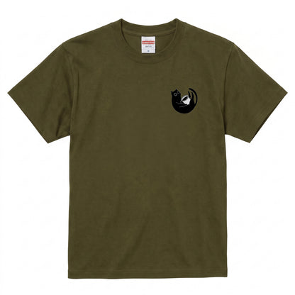 CAT & COFFEE | 手描き風 ワンポイント 黒猫 コーヒーカップ ミニマル グラフィック Tシャツ【猫雑貨・普段着・きれいめ・ユニセックス・ギフトに最適】