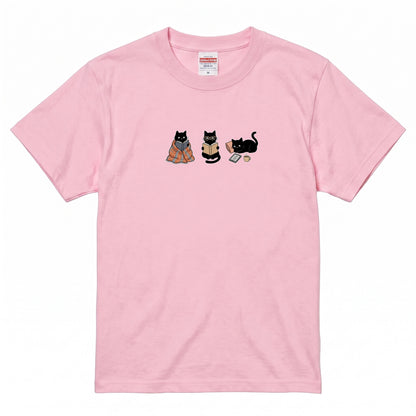読書する黒猫たち Tシャツ