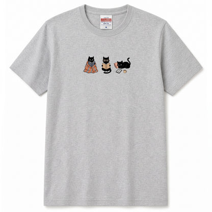読書する黒猫たち Tシャツ