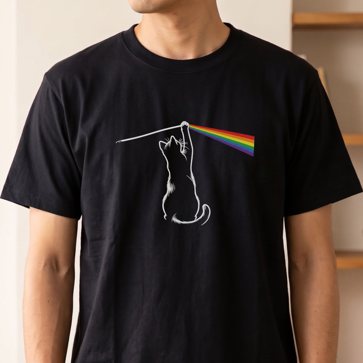 光のプリズムと猫 グラフィックTシャツ