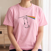 光のプリズムと猫 グラフィックTシャツ