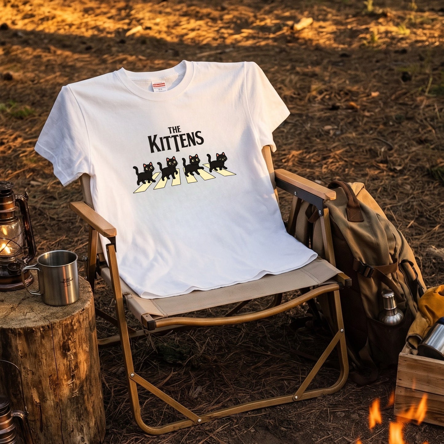 THE KITTENS | 横断歩道 ゆるかわ 子猫 パロディTシャツ【猫好き・愛猫家・イベント・ギフトに最適】
