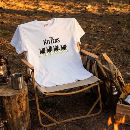 THE KITTENS | 横断歩道 ゆるかわ 子猫 パロディTシャツ【猫好き・愛猫家・イベント・ギフトに最適】