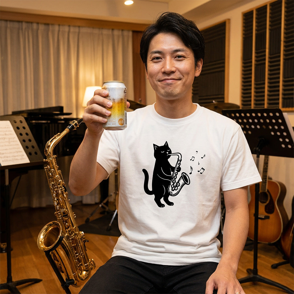 サックスを吹く猫Tシャツ｜音楽好きに人気