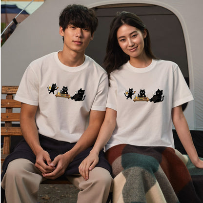 BEER CATS | 手描き風 黒猫 ビールパーティー 乾杯 グラフィック 癒やし系 Tシャツ【猫雑貨・ルームウェア・普段着・宴会着・ユニセックス・ギフトに最適】