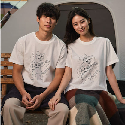 ウクレレキャット | かわいい猫 ウクレレ 演奏 イラスト Tシャツ【猫好き・音楽好き・誕生日ギフトに最適】