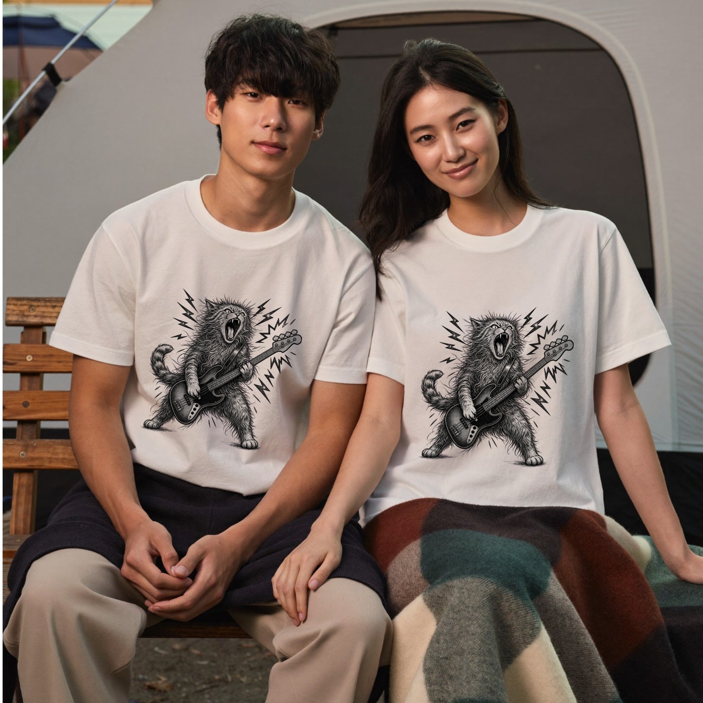 かっこいい猫 | 暴れる猫 ベーシスト エレキベース ロックTシャツ【猫好き・愛猫家・音楽好き・ギフトに最適】
