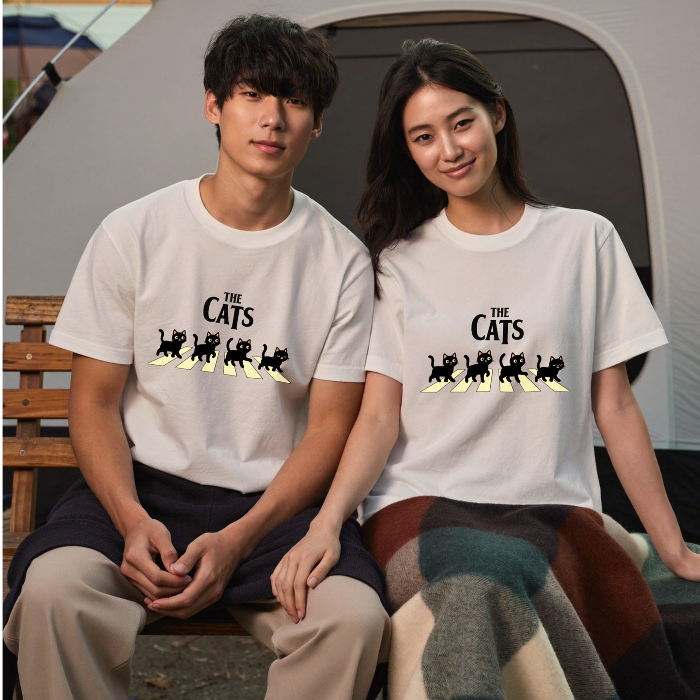 THE CATS | 横断歩道 ゆるかわ 黒猫 パロディTシャツ【猫好き・愛猫家・イベント・ギフトに最適】
