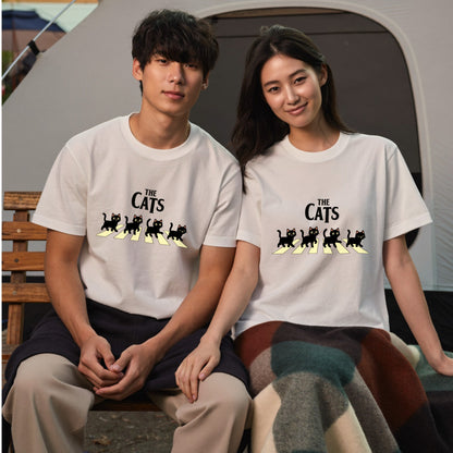 THE CATS | 横断歩道 ゆるかわ 黒猫 パロディTシャツ【猫好き・愛猫家・イベント・ギフトに最適】