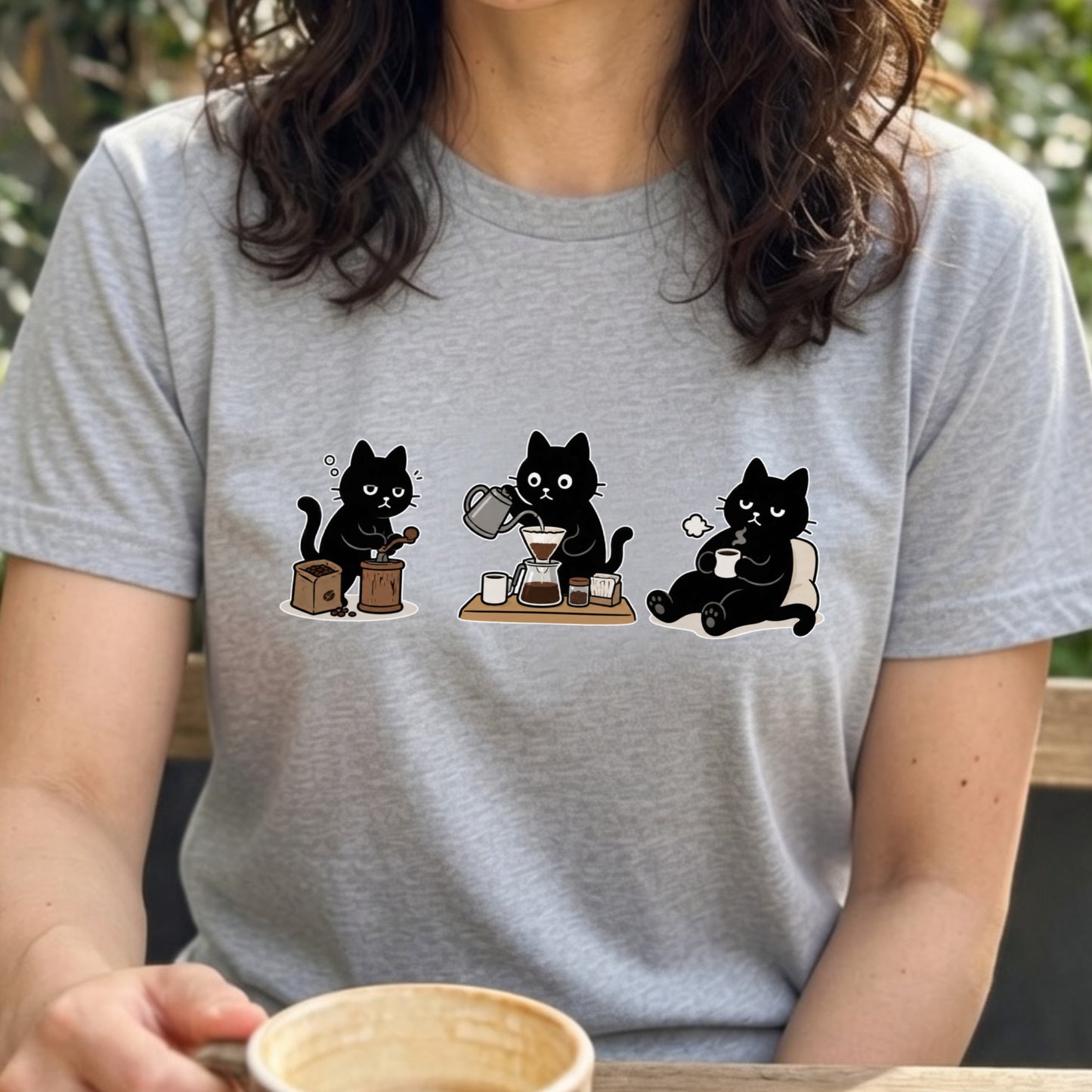 黒猫 珈琲時間 | ゆるかわ ハンドドリップ コーヒー 豆挽き カフェ 猫好き Tシャツ【黒猫グッズ・珈琲・おうちカフェ・かわいい・誕生日ギフトに最適】