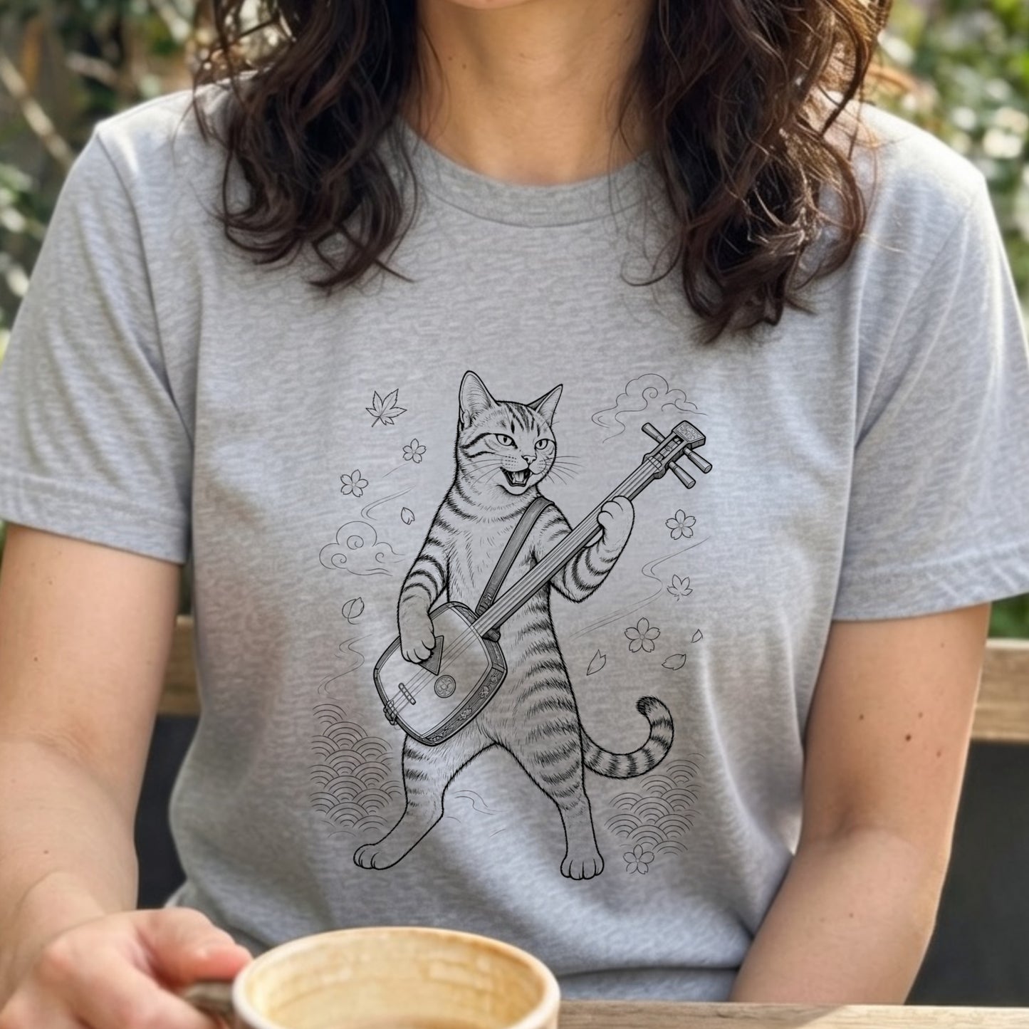 三味線猫 | 三味線 猫 和風 浮世絵風 イラスト Tシャツ【猫好き・和柄・伝統芸能・誕生日ギフトに最適】