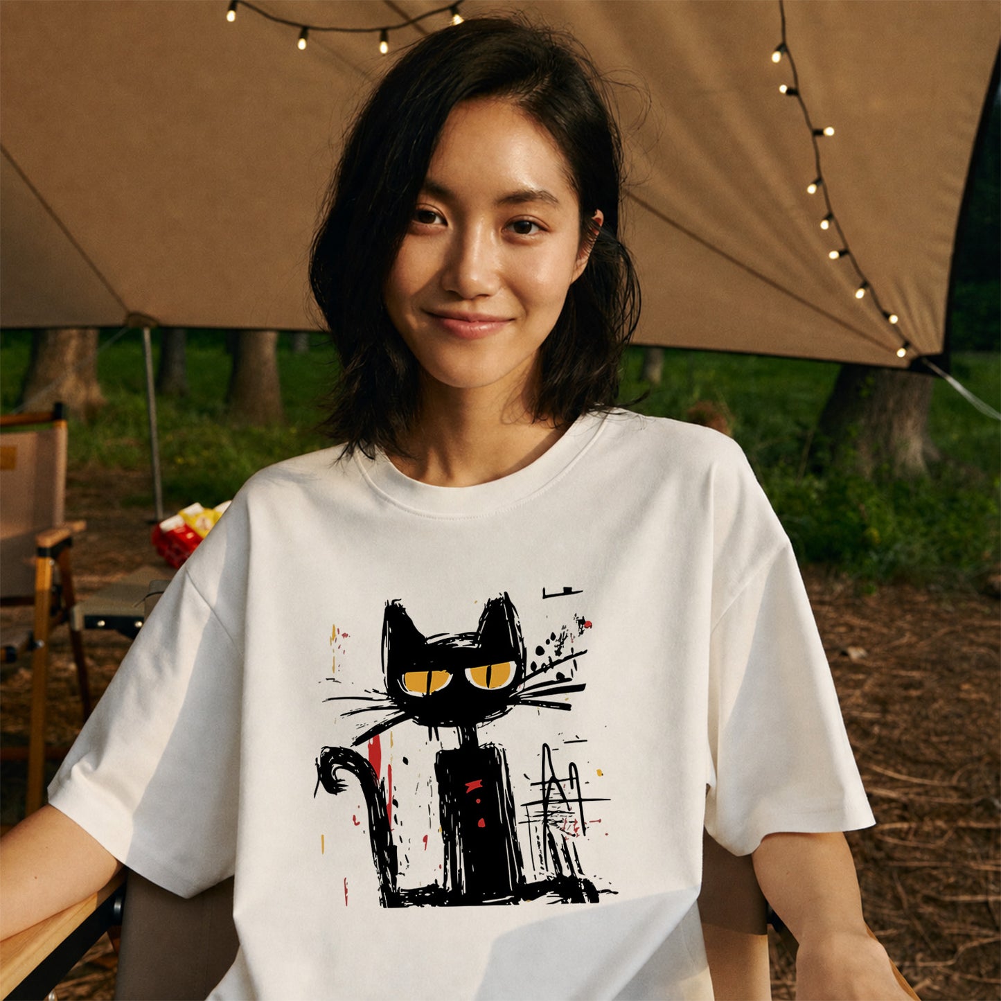 手描き風 黒猫アート Tシャツ ｜ 猫好き・個性的ファッションに人気