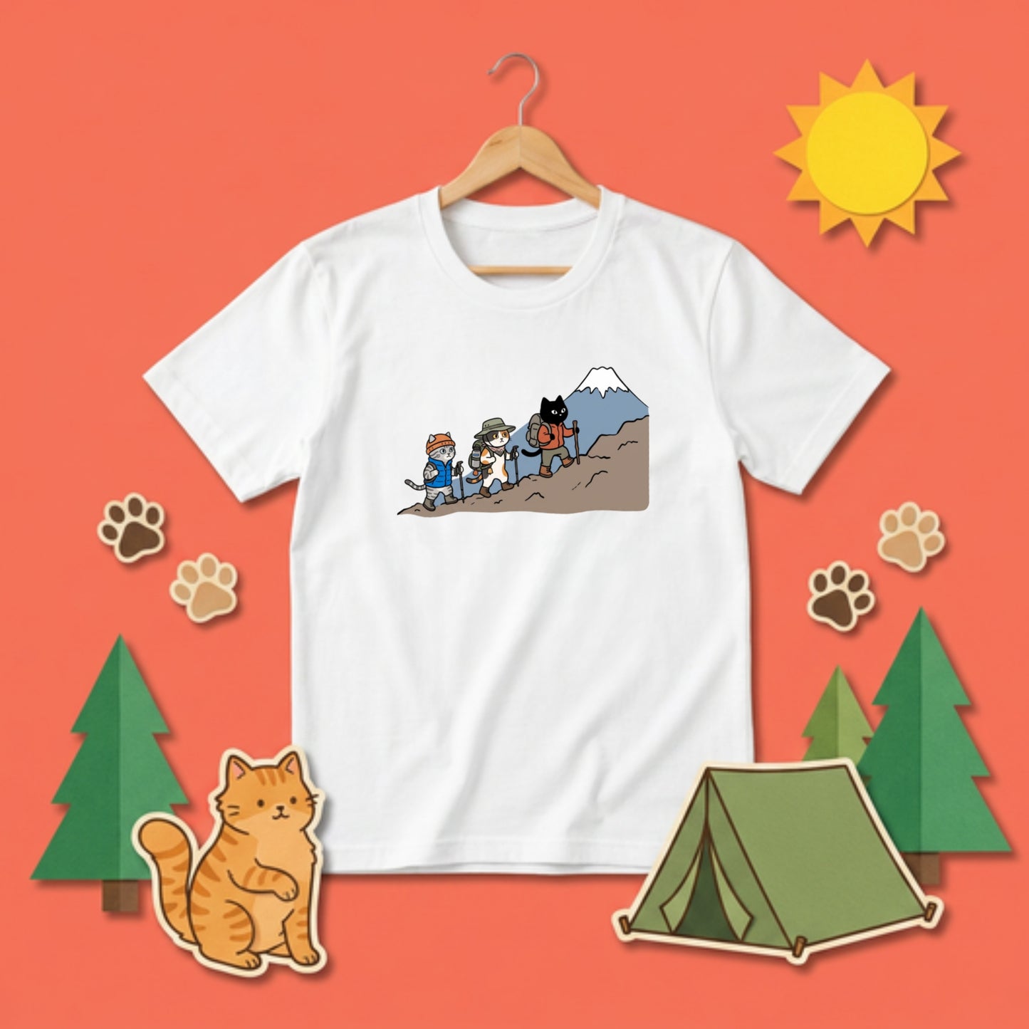 HIKING CATS | 手描き風 登山 猫 富士山グラフィック レジャー カジュアル Tシャツ【猫雑貨・山登りウェア・普段着・ユニセックス・ギフトに最適】