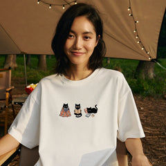 Cozy Reading Cat 3 読書を楽しむ黒猫デザイン | Tシャツ | フロントのみプリント