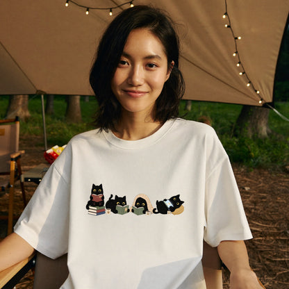 読書黒猫 Tシャツ ｜ 猫好き・読書好き・本好きに人気