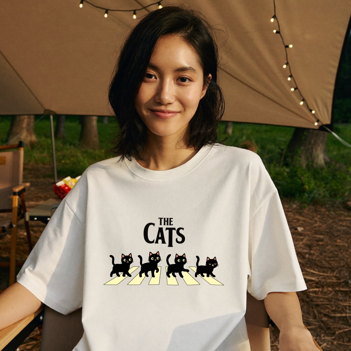 THE CATS | 横断歩道 ゆるかわ 黒猫 パロディTシャツ【猫好き・愛猫家・イベント・ギフトに最適】