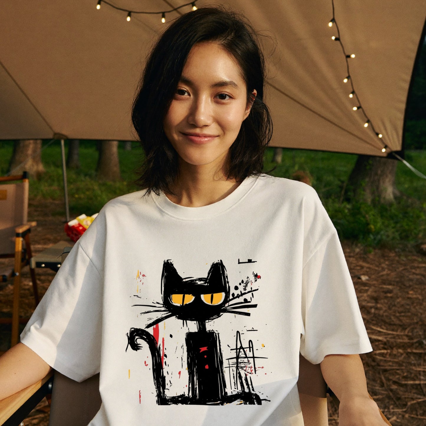 手描き風 黒猫アート Tシャツ ｜ 猫好き・個性的ファッションに人気