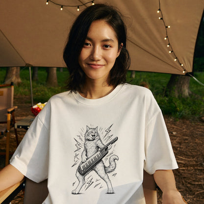 ロックキャット | かっこいい猫 ショルダーキーボード キーター 演奏 イラスト Tシャツ【猫好き・音楽好き・誕生日ギフトに最適】