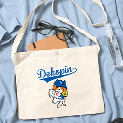 レギュラー キャンバス サコッシュ　デコピン  いぬ コーイケルホンディエ  Dekopin.