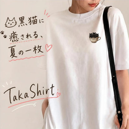 CATS IN TEACUP | クラシカル 洋風 ティーカップ ワンポイント 黒猫 グラフィック Tシャツ【猫雑貨・普段着・きれいめ・ユニセックス・ギフトに最適】