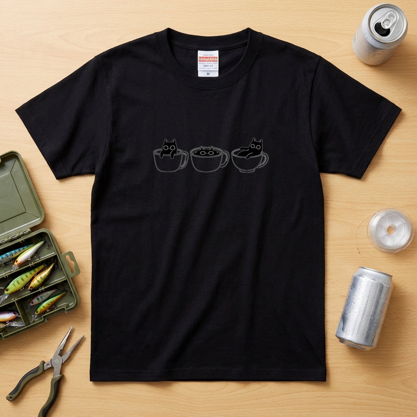 CAT IN CUP | 手描き風 シンプル 黒猫 コーヒー マグカップ グラフィック Tシャツ【猫雑貨・普段着・ルームウェア・ユニセックス・ギフトに最適】